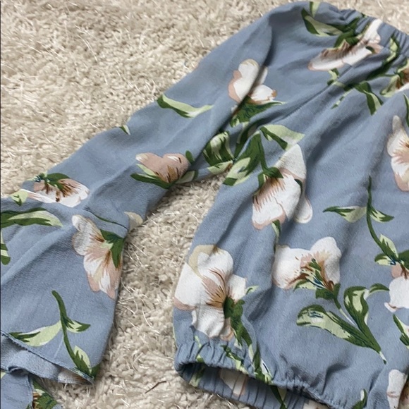 Off the shoulder floral crop top - Picture 2 of 2